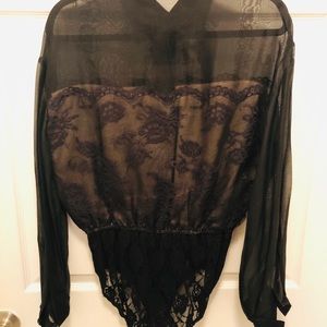 A.J. BARI blouse